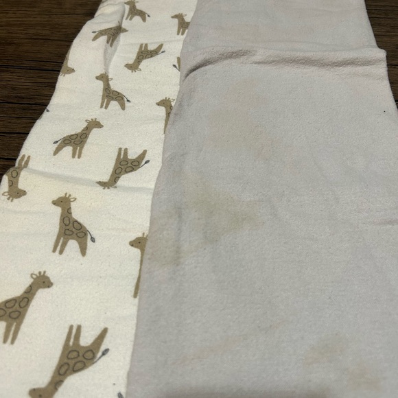 Set of 2 Giraffe Themed Receiving Blankets - Picture 3 of 3